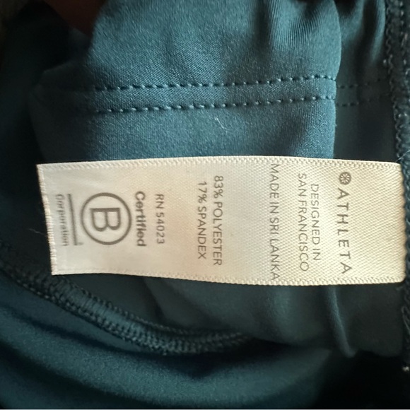 Athleta Accelerate Crop - Picture 7 of 10